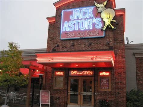 Jack Astor front entrance - Picture of Jack Astor's Bar & Grill, Ottawa ...