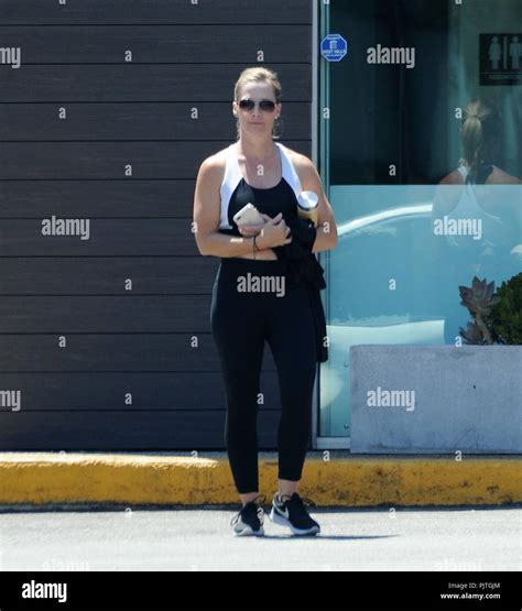 Jennie Garth Shows Off Her Abs In Workout Attire As She Joins Her