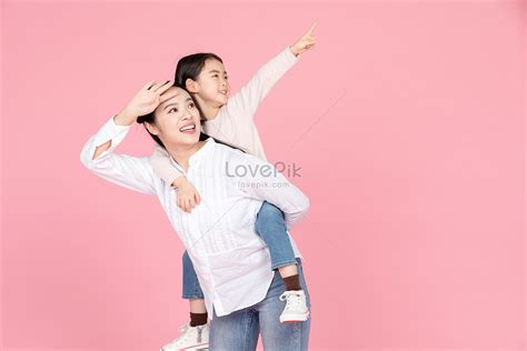 mom plays with her daughter picture and hd photos free download on lovepik