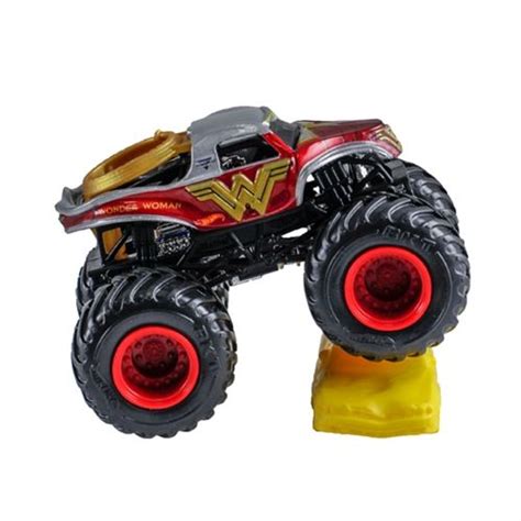 164 Hot Wheels Wonder Woman Truck Re Crushable Car 615 Epic