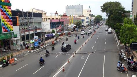 Menyusuri Jalan Pandanaran, Pusat Oleholeh di Kota Semarang