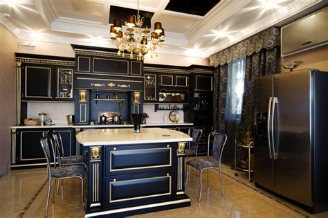This kitchen cabinet design brings you the best of both worlds — classic cabinet designs and modern kitchen cabinet design. Toronto, Thornhill Custom Classic Kitchen Design