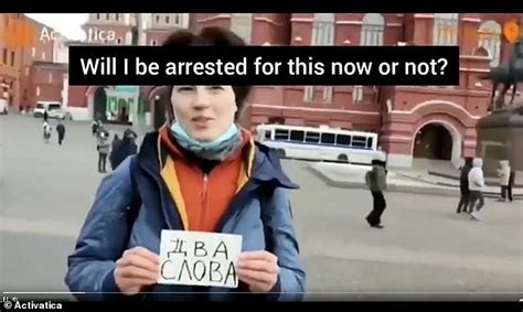 Russian Journalist Avoids Jail As She Is Sentenced For State Tv Anti War Protest Review Guruu