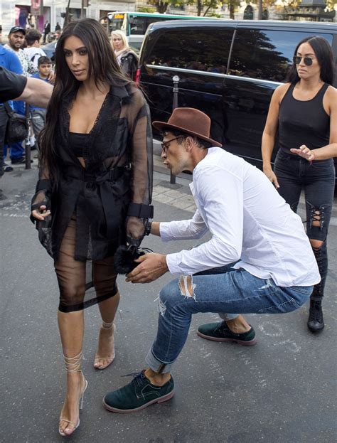Sexy Beautiful Babes Kim Kardashian Has Her Butt Kissed By Journalist