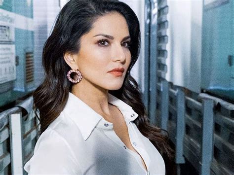 Sunny Leone Responds To Mean Tweet About Her Transition From An Adult