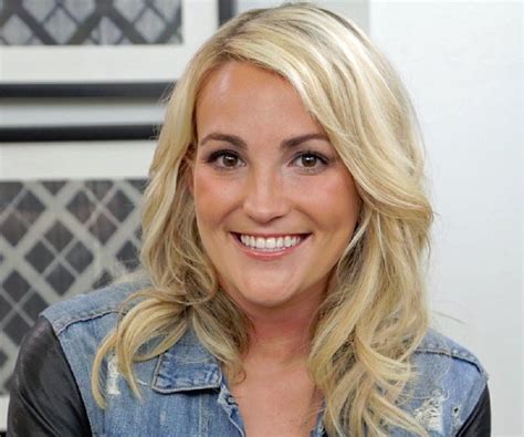 Jamie spears' lawyer had previously questioned the experience and ability of zabel, claiming in court documents that he is not a licensed professional fiduciary and is a. Jamie Lynn Spears Biography - Facts, Childhood, Family ...