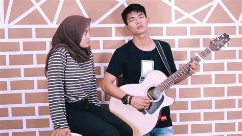 Eclat misellia cinta segitiga official music video. Cinta segitiga (lirik) - YouTube