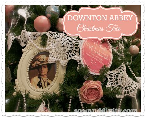 Downton Abbey Christmas Tree - | Shabby chic christmas tree, Christmas trends, Victorian christmas