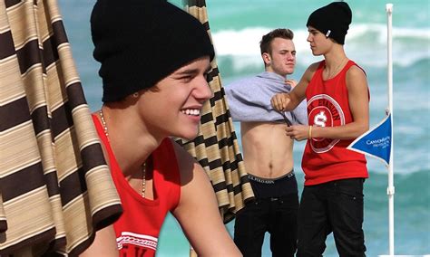 we re the three best friends anyone could have justin bieber relaxes with his buddies on