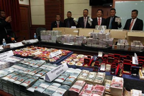 Institut integriti malaysia (iim), jalan duta. Malaysia: Anti-corruption officers seize $13 million in ...