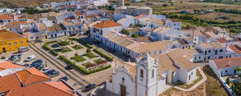 In Vila Do Bispo Kommen Auf 100 Einwohner 30 Ausländer Algarve Guide