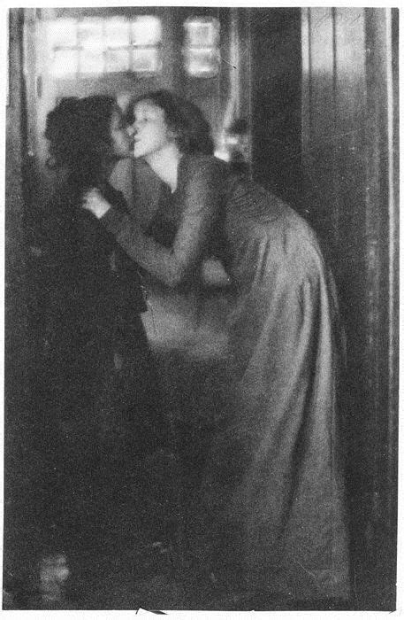 the kiss by clarence white 1904 vintage lesbian clarence white clarence