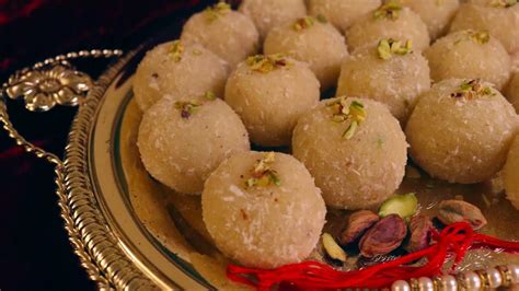 Instant Nariyal Ladoo In 10 Mins नारियल लड्डू Coconut Ladoo Recipe In Hindi Easy And Quick