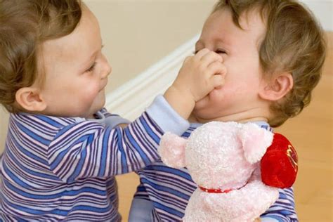 Toddler Aggression When To Worry Discerning Parenting