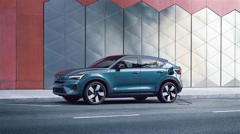 Volvo Unveils Single Motor C40 Electric And Exterior Refresh For Xc40