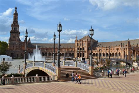 La Plaza De España En Sevilla Las Mil Millas