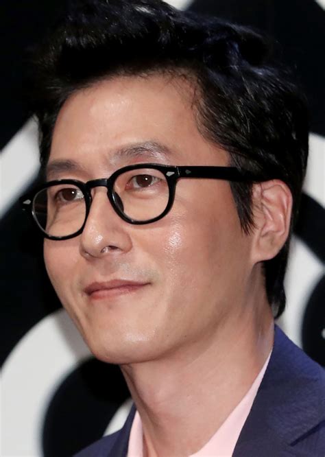 Or rather, how would you like them to handle the tragedy? Fans mourn S.Korean actor after fatal car crash ...