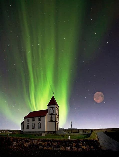 Top 10 Most Stunning Photos Of The Northern Lights Holy