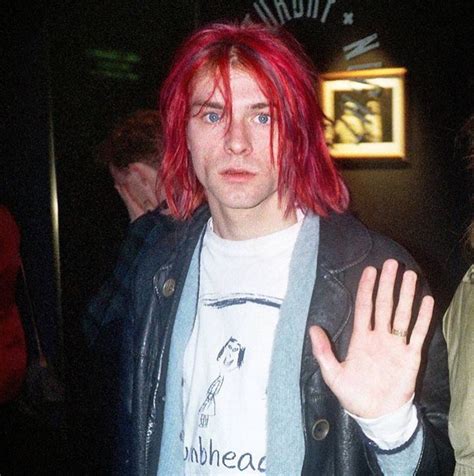 Cobain was born in aberdeen, washington, and helped establish the seattle music scene. Kurt Cobain in 2020 | Kurt cobain photos, Kurt cobain ...