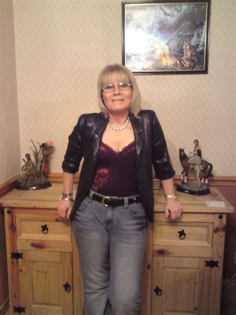 Suekay From Cardiff Is A Local Granny Looking For Casual Sex