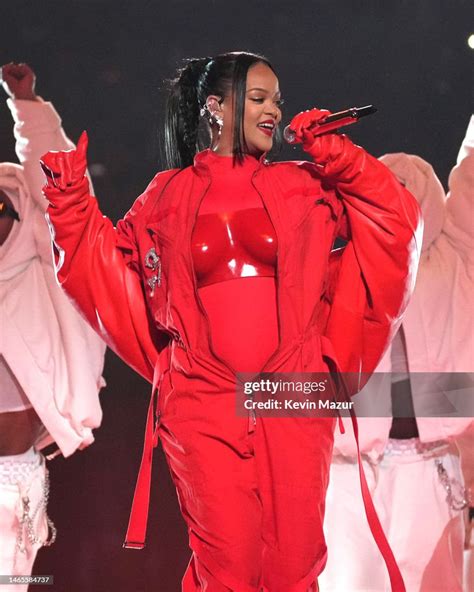 Rihanna Performs During Apple Music Super Bowl Lvii Halftime Show At News Photo Getty Images