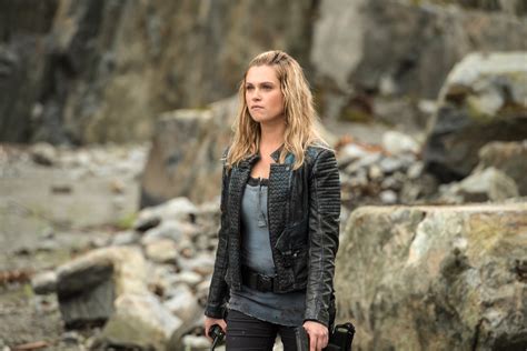 The 100 Eliza Taylor Why Clarke Needs Bellamy Tv Guide
