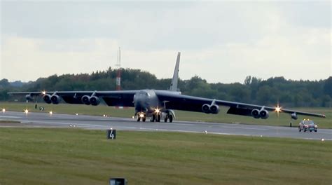 Watch A B 52 Destroy Runway Lights While Taxiing Askew During Crabwalk