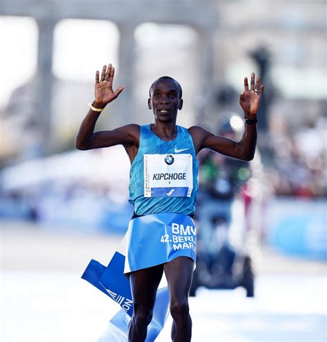 Eliud kipchoge ineos 1:59 challenge. Sporting Year In Review: The top 5 records set in 2019 ...