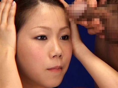 この女性の顔にチ ポを擦りつけて発射しています。 エロ動画・アダルトビデオ Fanza動画