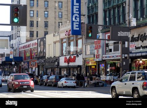 Shopping On West 125th Street In Harlem In Nyc Stock Photo Alamy