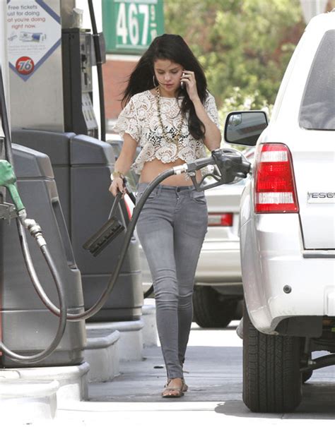Celebrity Style Selena Gomez In Lace Cropped Top