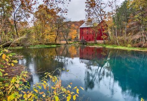 Best Autumn Road Trip In Missouri