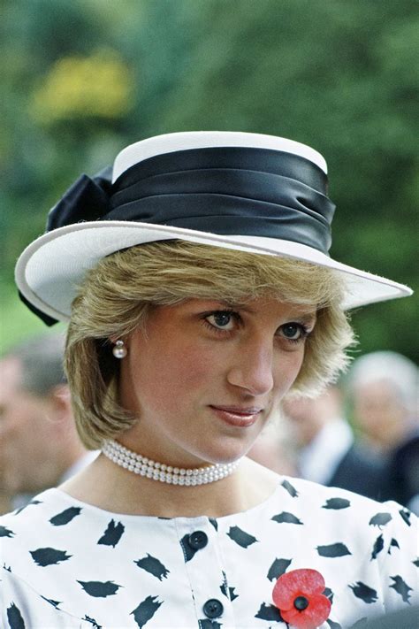7 Iconic Fashion Moments To Celebrate Princess Dianas 60th Birthday