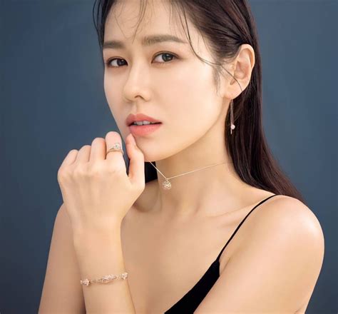 Profil Dan Biodata Lengkap Aktris Cantik Son Ye Jin Yang Akan Dinikahi