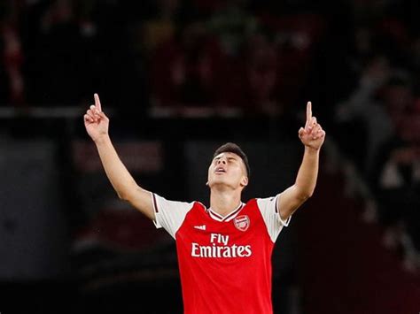 gabriel martinelli signs new long term deal with arsenal football gulf news
