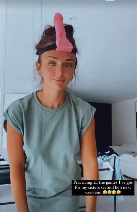 Love Island Star Kady Mcdermott Leaks Penis Video To Instagram Fans By Accident Big World Tale