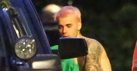 Justin Bieber Goes Shirtless Debuts New Pink Hair Justin Bieber