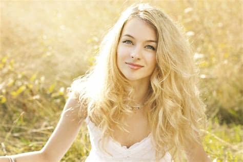 Before you bleach, look at celebrity hairstyles for blondes (reese witherspoon! Charming Blonde Hair Colors for Your New Hot Look