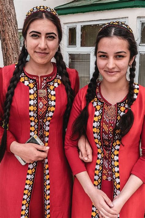 Turkmen clothing Kıyafet Satin