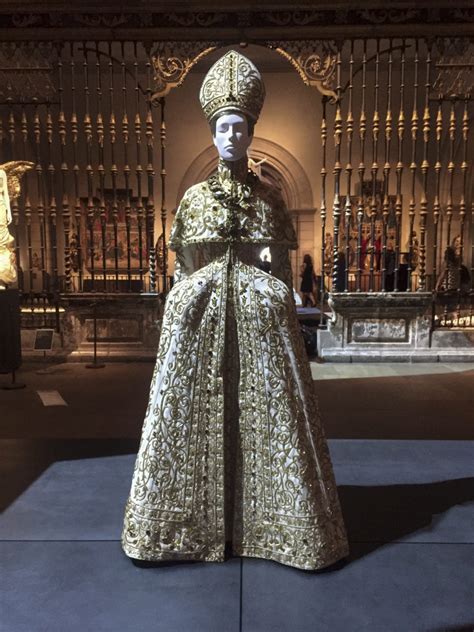 Preview The Met Gala Exhibition Heavenly Bodies Fashion And The