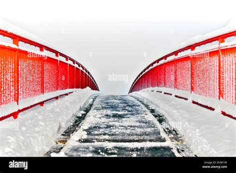 Red Bridge Railings Hi Res Stock Photography And Images Alamy