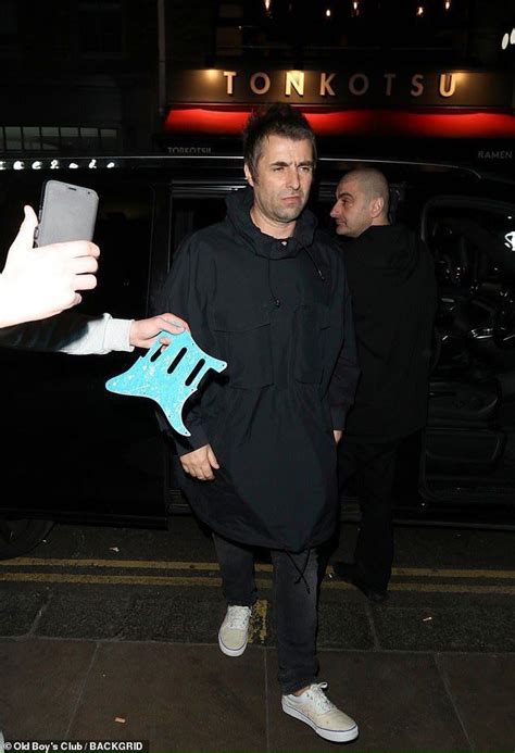 Liam gallagher at one love manchester 2017. Liam Gallagher Wears on in 2020 | Liam gallagher, Yellow ...