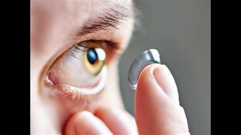 Doctors Find Contact Lenses Lodged In Woman S Eye Journal Reports