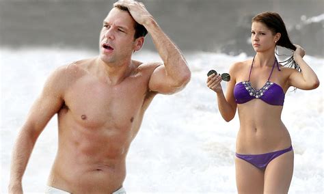 dane cook shows off his toned body as he frolics with girlfriend in hawaii daily mail online