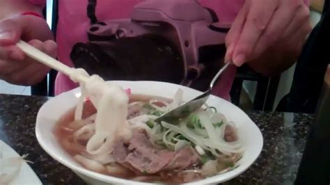 How To Eat Pho Youtube