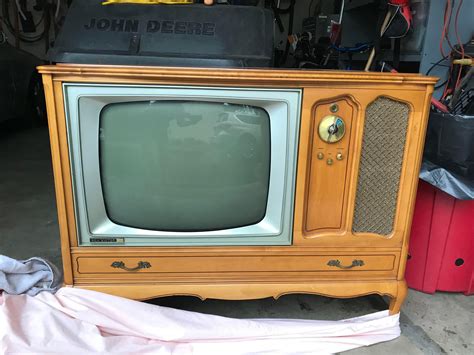 got this vintage tv set from an estate sale for five bucks doesn t work but it s in perfect