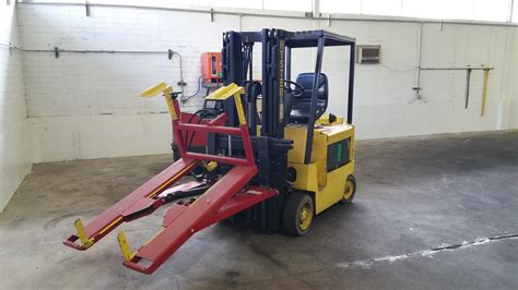 Hyster Aprox 3500 Lb Sit Down Electric Forklift With Tote Dump