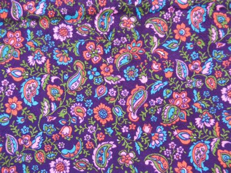 Groovy Flocked Paisley Vintage Fabric 325 Yards Floral Hot Etsy In