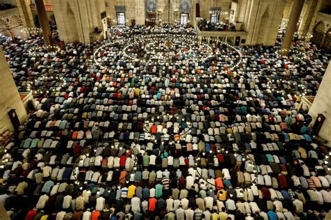 Turkeys Muslims Offer Prayers At The Süleymaniye Mosque