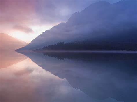 Download 2048x1536 River Mountain Mist Reflection Wallpapers For